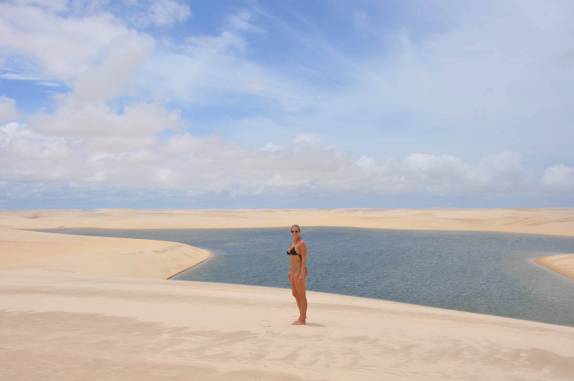 Chegando à linda Lagoa Verde, em meio às dunas dos Lençóis Maranhenses - MA